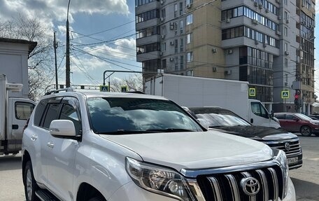 Toyota Land Cruiser Prado 150 рестайлинг 2, 2015 год, 3 050 000 рублей, 4 фотография