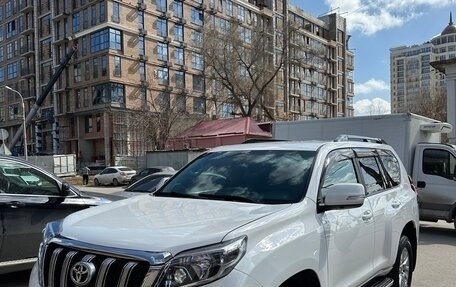 Toyota Land Cruiser Prado 150 рестайлинг 2, 2015 год, 3 050 000 рублей, 2 фотография