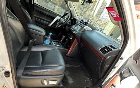 Toyota Land Cruiser Prado 150 рестайлинг 2, 2015 год, 3 050 000 рублей, 12 фотография