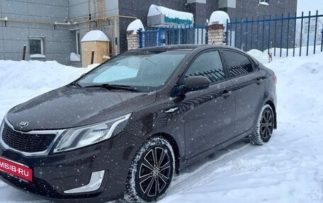 KIA Rio III рестайлинг, 2014 год, 915 000 рублей, 2 фотография