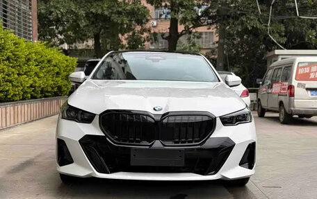BMW 5 серия, 2025 год, 8 750 000 рублей, 2 фотография