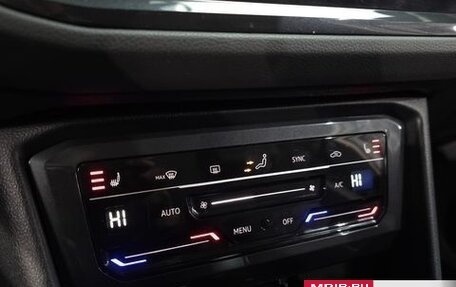 Volkswagen Tiguan II, 2022 год, 3 440 000 рублей, 18 фотография