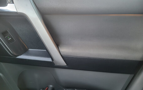 Toyota Land Cruiser Prado 150 рестайлинг 2, 2012 год, 2 850 000 рублей, 31 фотография