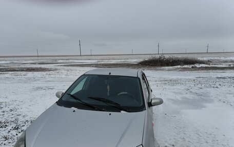 Ford Focus IV, 2002 год, 300 000 рублей, 2 фотография