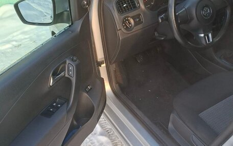 Volkswagen Polo VI (EU Market), 2011 год, 900 000 рублей, 7 фотография