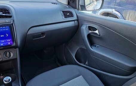 Volkswagen Polo VI (EU Market), 2011 год, 900 000 рублей, 12 фотография