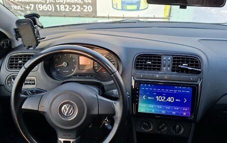Volkswagen Polo VI (EU Market), 2011 год, 900 000 рублей, 11 фотография