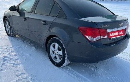 Chevrolet Cruze II, 2011 год, 615 000 рублей, 10 фотография