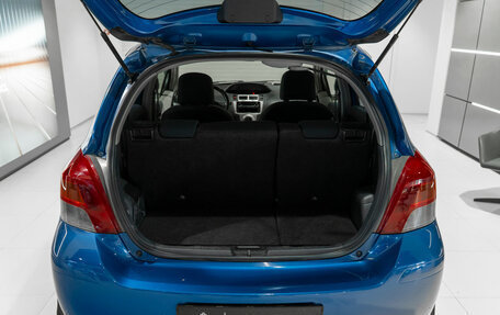 Toyota Yaris III рестайлинг, 2009 год, 575 000 рублей, 16 фотография