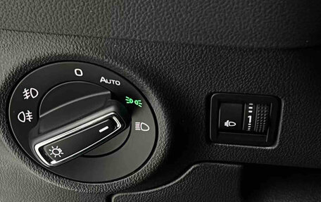 Skoda Karoq I, 2023 год, 2 350 000 рублей, 17 фотография