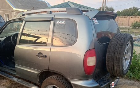 Chevrolet Niva I рестайлинг, 2008 год, 600 000 рублей, 3 фотография