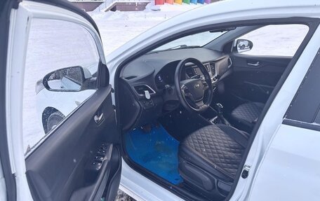 Hyundai Solaris II рестайлинг, 2017 год, 783 000 рублей, 8 фотография