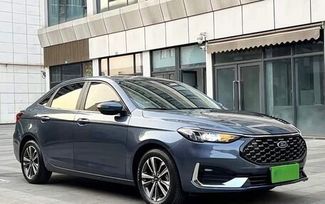 Ford Escort, 2023 год, 1 300 000 рублей, 3 фотография