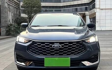 Ford Escort, 2023 год, 1 300 000 рублей, 2 фотография