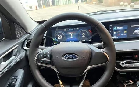 Ford Escort, 2023 год, 1 300 000 рублей, 7 фотография