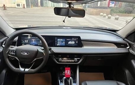 Ford Escort, 2023 год, 1 300 000 рублей, 6 фотография