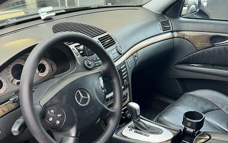 Mercedes-Benz E-Класс, 2003 год, 900 000 рублей, 2 фотография