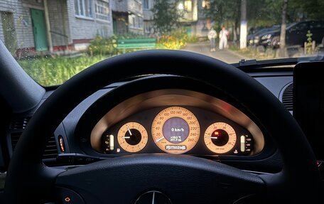 Mercedes-Benz E-Класс, 2003 год, 900 000 рублей, 10 фотография