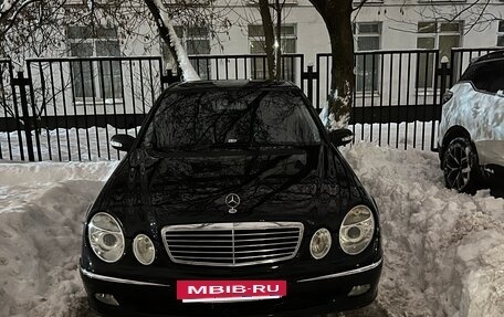 Mercedes-Benz E-Класс, 2003 год, 900 000 рублей, 13 фотография