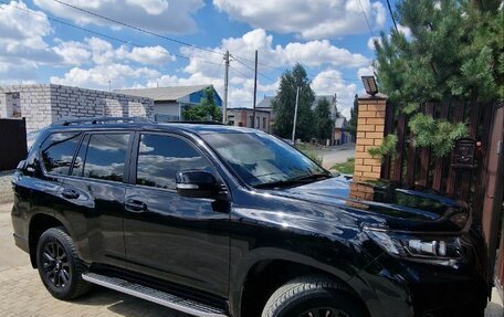 Toyota Land Cruiser Prado 150 рестайлинг 2, 2021 год, 8 500 000 рублей, 7 фотография