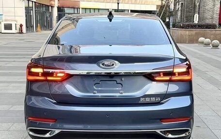 Ford Escort, 2023 год, 1 300 000 рублей, 5 фотография