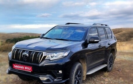 Toyota Land Cruiser Prado 150 рестайлинг 2, 2021 год, 8 500 000 рублей, 10 фотография