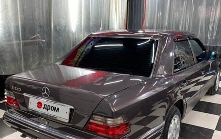 Mercedes-Benz E-Класс, 1994 год, 2 550 000 рублей, 3 фотография