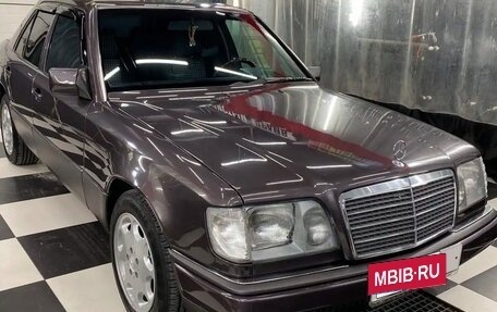 Mercedes-Benz E-Класс, 1994 год, 2 550 000 рублей, 2 фотография