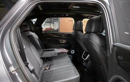 Bentley Bentayga I, 2025 год, 39 990 000 рублей, 26 фотография