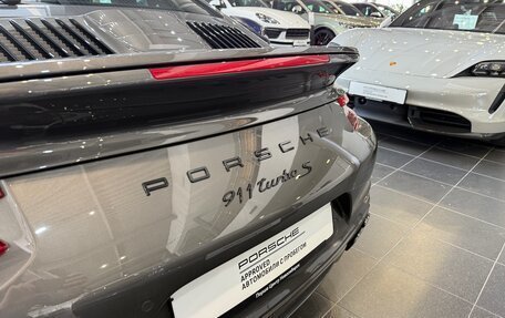 Porsche 911, 2018 год, 16 985 000 рублей, 11 фотография