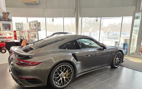 Porsche 911, 2018 год, 16 985 000 рублей, 14 фотография