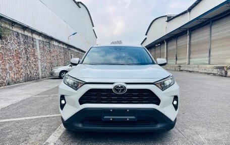 Toyota RAV4, 2023 год, 2 800 000 рублей, 1 фотография