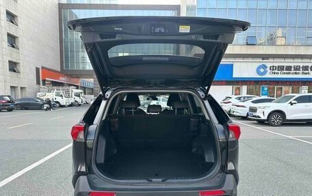 Toyota RAV4, 2023 год, 8 фотография