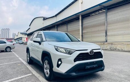 Toyota RAV4, 2023 год, 2 800 000 рублей, 3 фотография