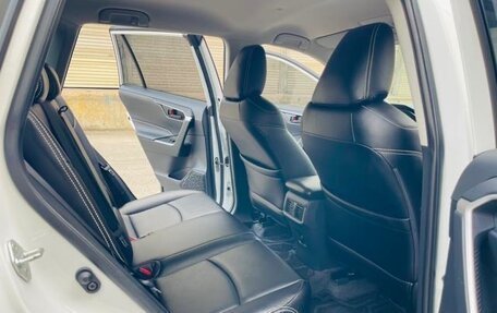 Toyota RAV4, 2023 год, 2 800 000 рублей, 12 фотография