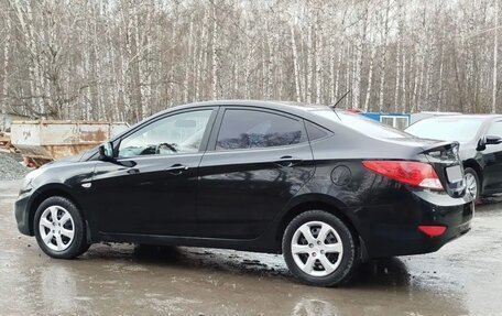 Hyundai Solaris II рестайлинг, 2011 год, 565 000 рублей, 2 фотография