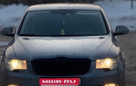 Skoda Superb III рестайлинг, 2010 год, 700 000 рублей, 3 фотография