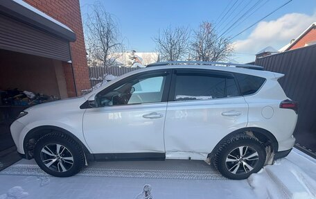 Toyota RAV4, 2018 год, 2 500 000 рублей, 4 фотография