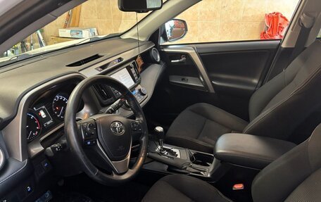 Toyota RAV4, 2018 год, 2 500 000 рублей, 5 фотография