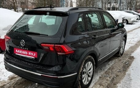 Volkswagen Tiguan II, 2021 год, 2 430 000 рублей, 6 фотография