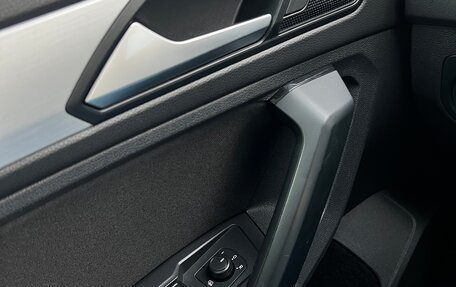 Volkswagen Tiguan II, 2021 год, 2 430 000 рублей, 26 фотография