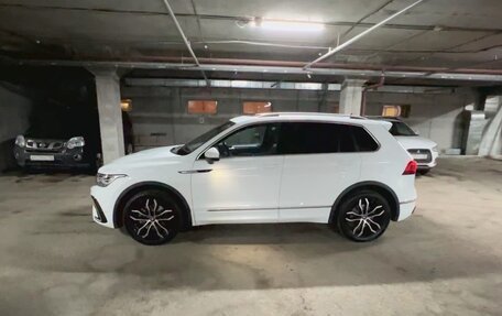 Volkswagen Tiguan II, 2021 год, 4 200 000 рублей, 19 фотография