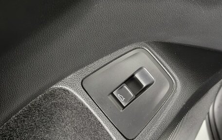 Volkswagen Tiguan II, 2021 год, 2 250 000 рублей, 24 фотография