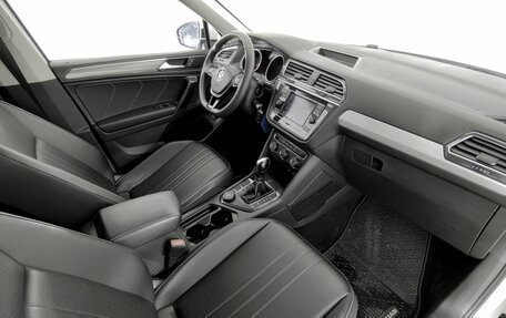 Volkswagen Tiguan II, 2021 год, 2 250 000 рублей, 37 фотография