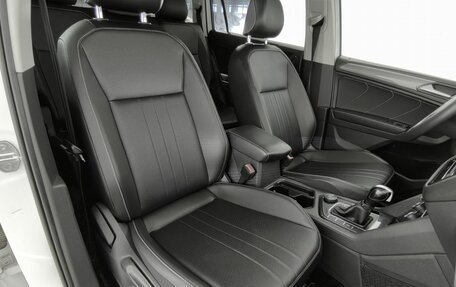 Volkswagen Tiguan II, 2021 год, 2 250 000 рублей, 38 фотография