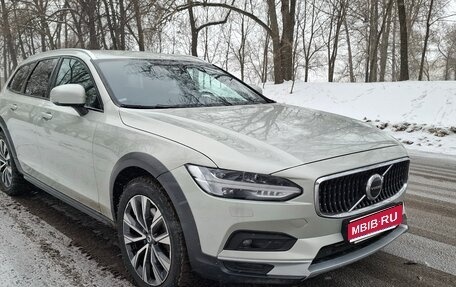 Volvo V90 Cross Country I рестайлинг, 2020 год, 3 750 000 рублей, 1 фотография