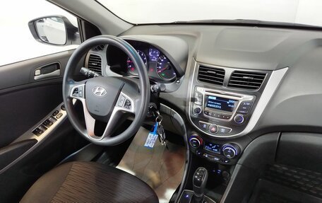Hyundai Solaris II рестайлинг, 2015 год, 1 350 000 рублей, 14 фотография
