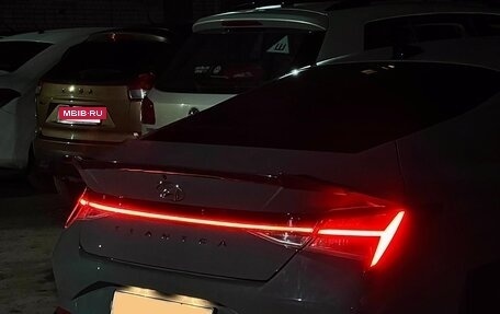 Hyundai Elantra, 2021 год, 2 600 000 рублей, 7 фотография