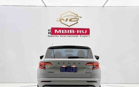 Skoda Karoq I, 2023 год, 2 365 000 рублей, 5 фотография