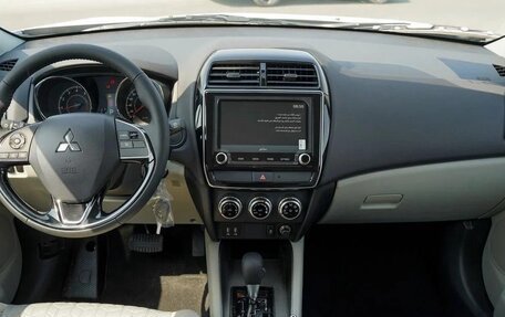 Mitsubishi ASX I рестайлинг, 2025 год, 3 000 000 рублей, 12 фотография